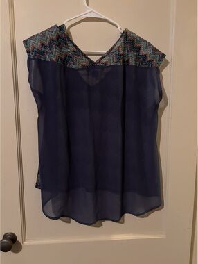 Forever 21 Women's Large Chevron Patterned Sleeveless Blouse
